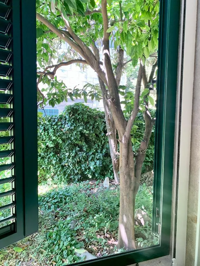 ספליט Beach Apartments Lili