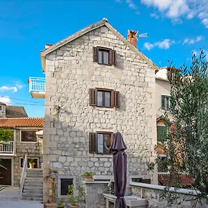  Apartment F&a